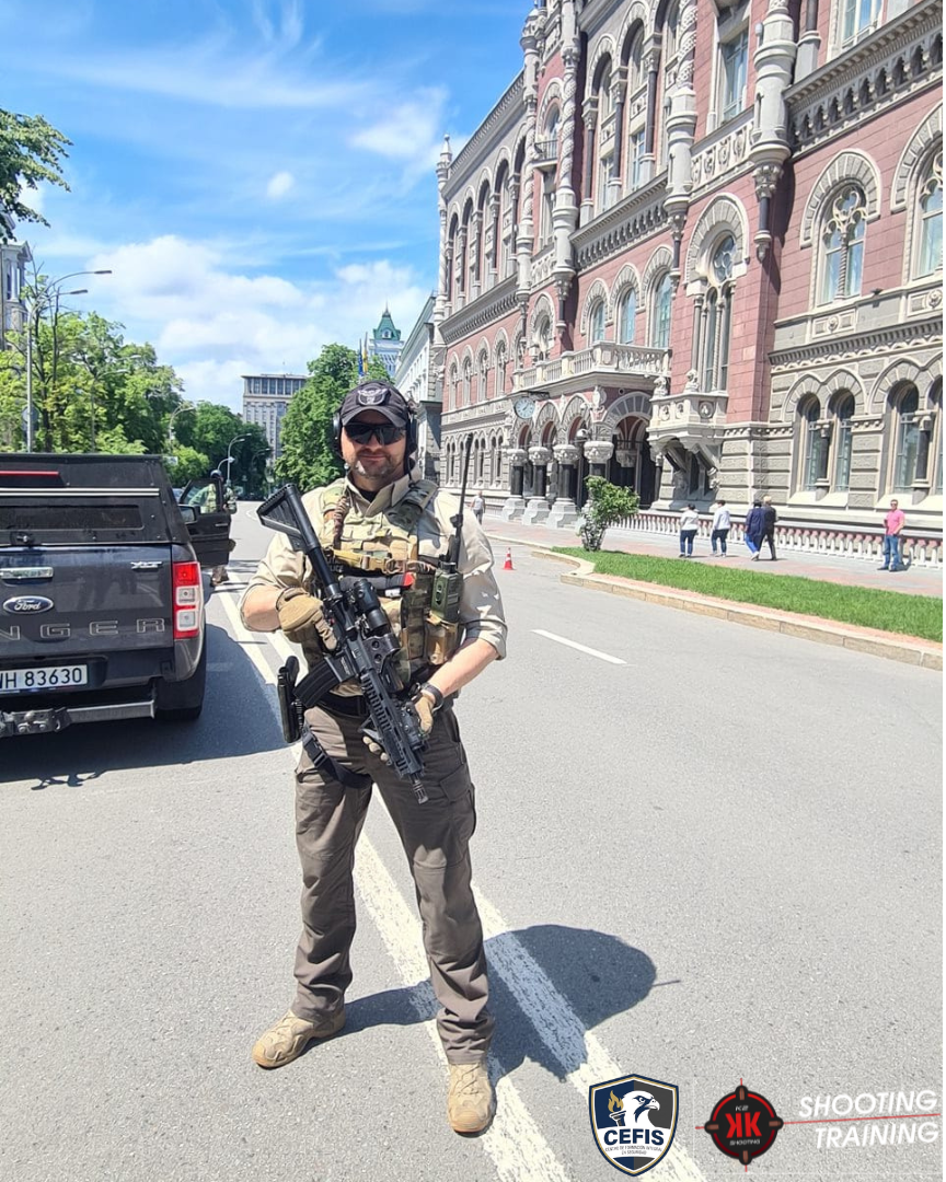 Instructor CEFIS en ejercicio de operaciones urbanas